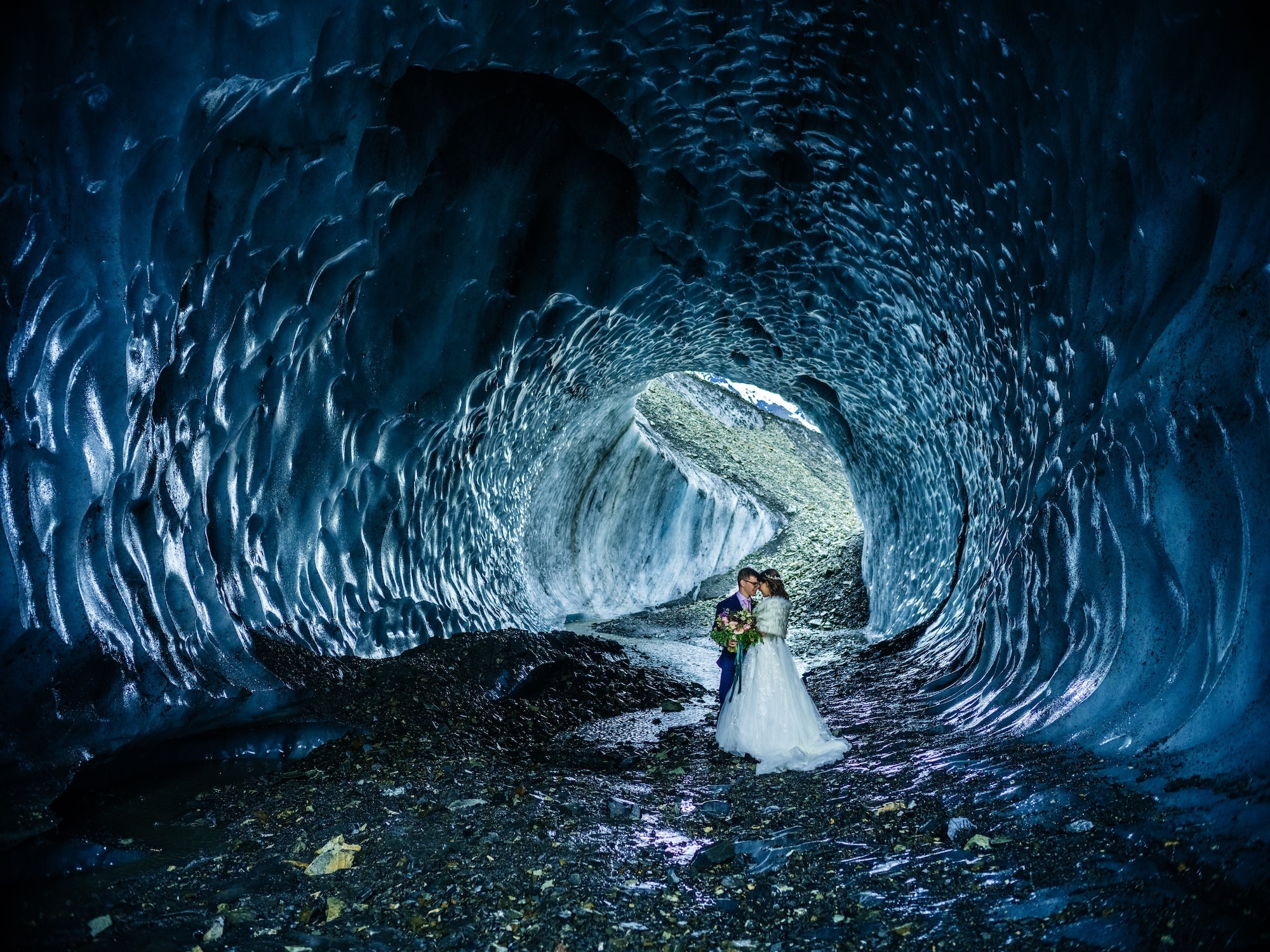 helicopter elopement with outbound heli adventures alaska